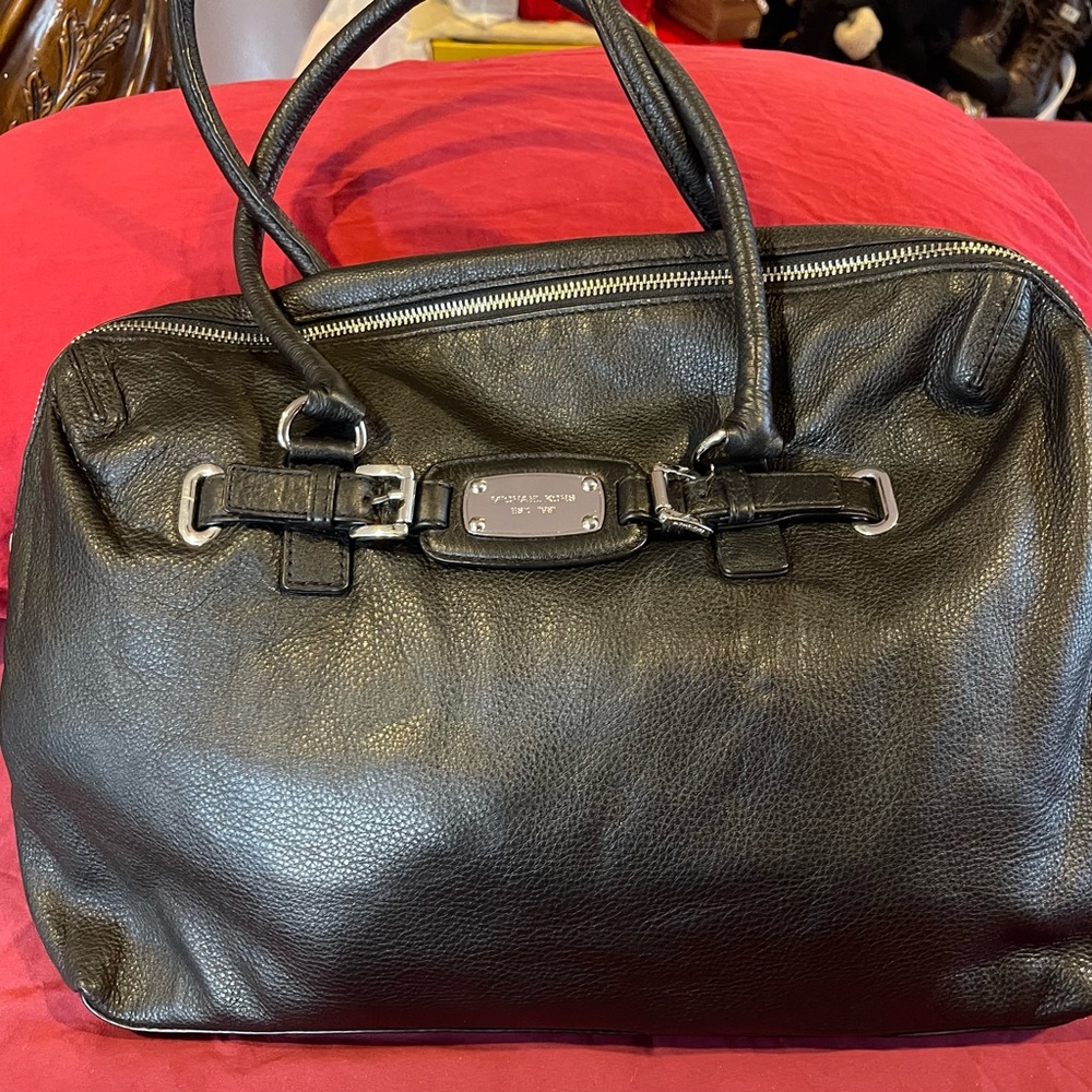 MICHAEL KORS WEEKENDER Black Leather Bag
